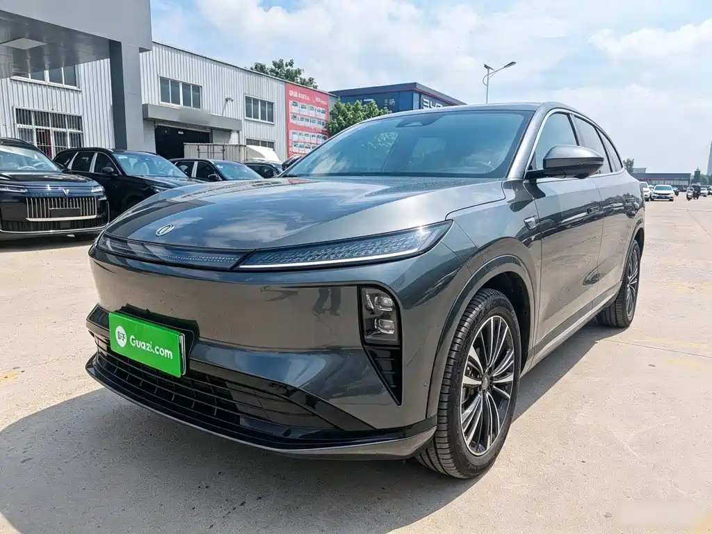 Dongfeng L8