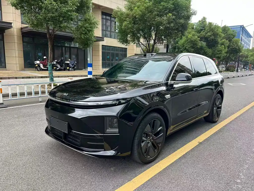 Li Auto L6