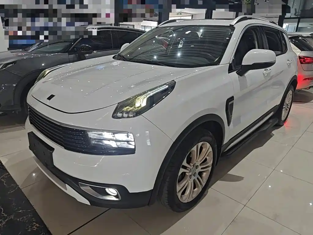 Lynk & Co 01