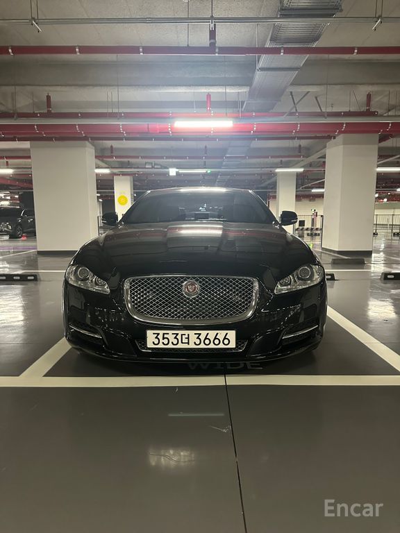 Jaguar XJ