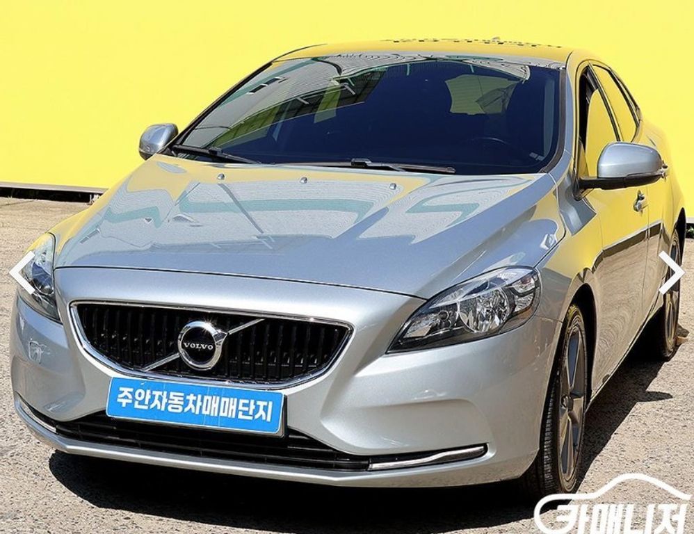 Volvo V40