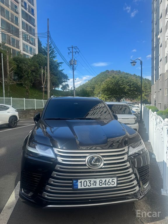Lexus LX