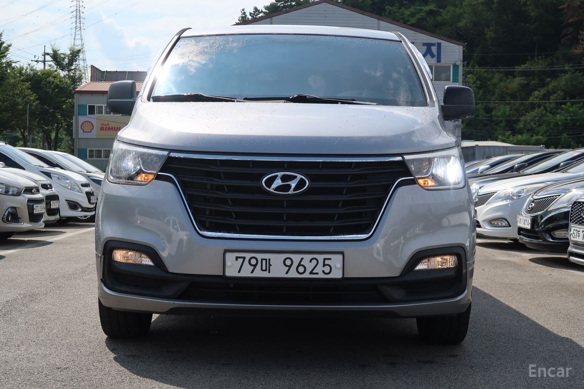 Hyundai Starex