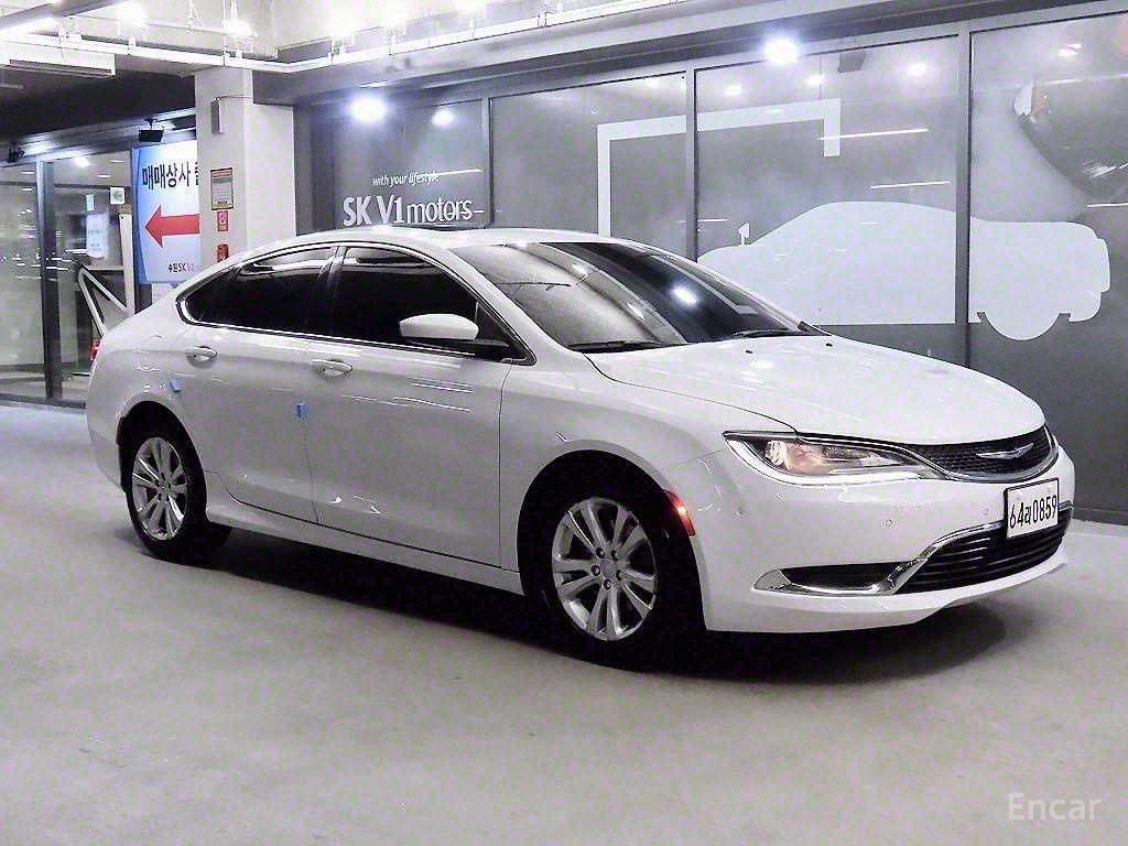 Chrysler 200
