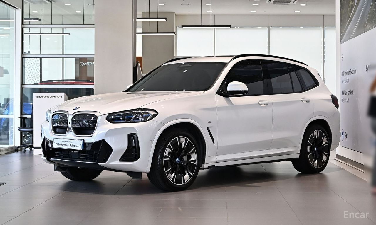 BMW iX3