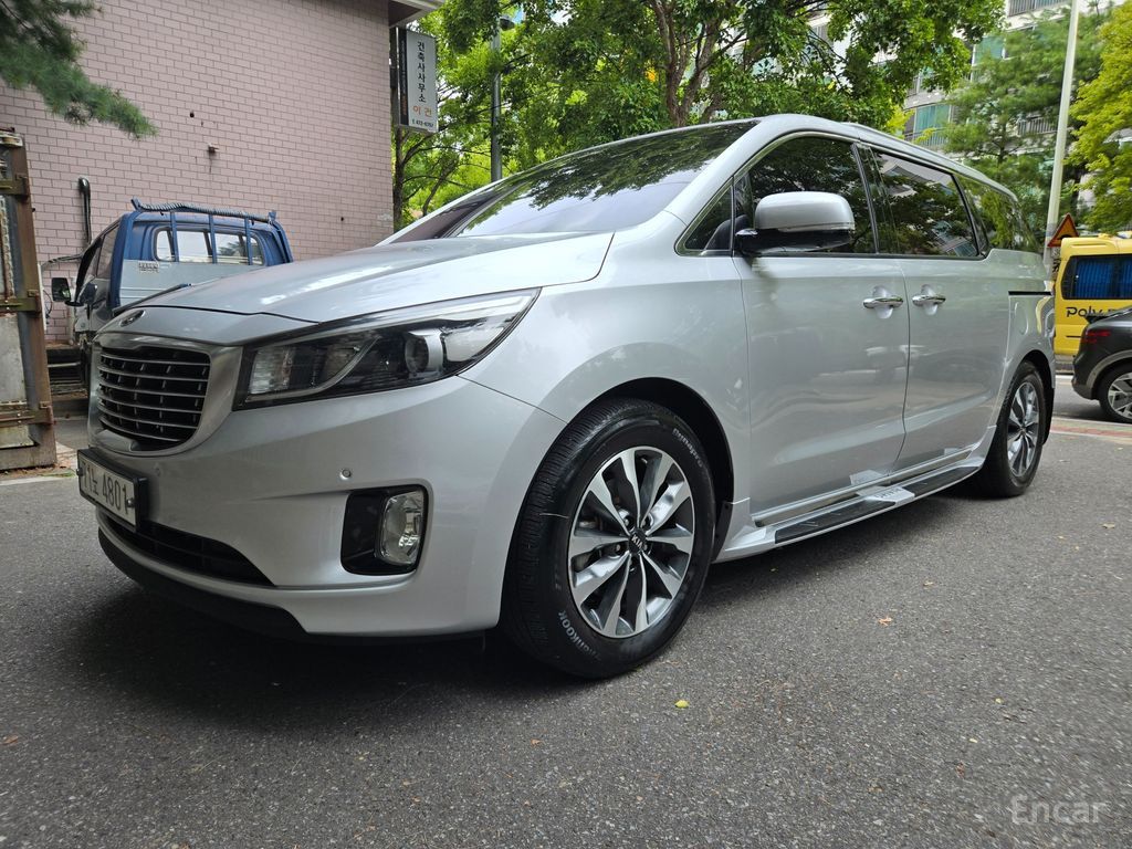 Kia Carnival