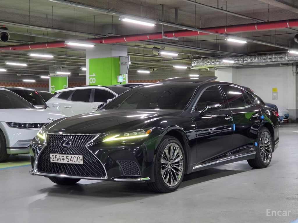 Lexus LS