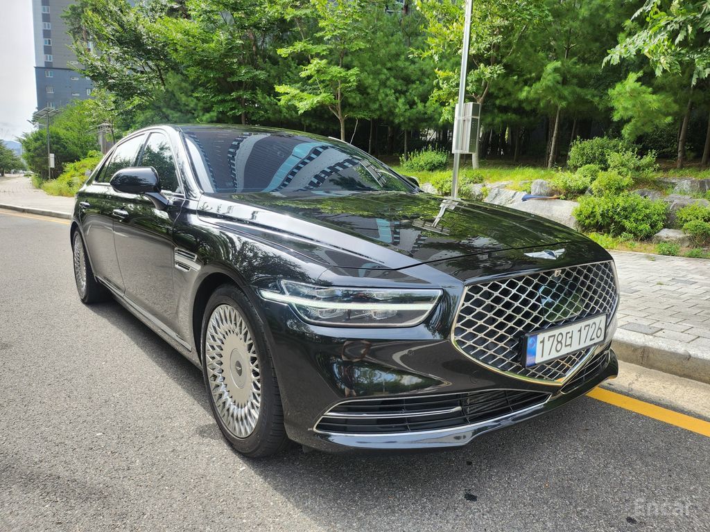 Genesis G90