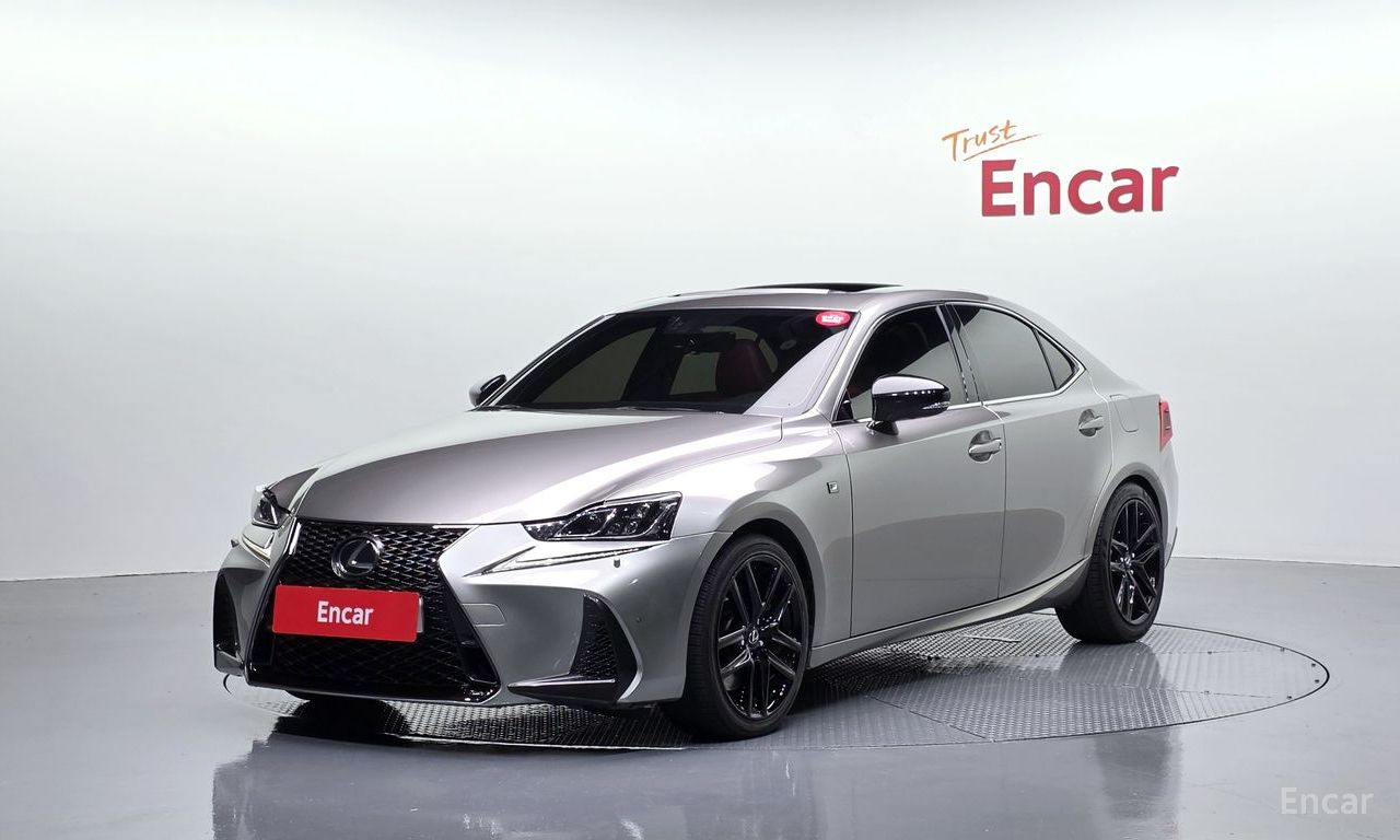 Lexus IS