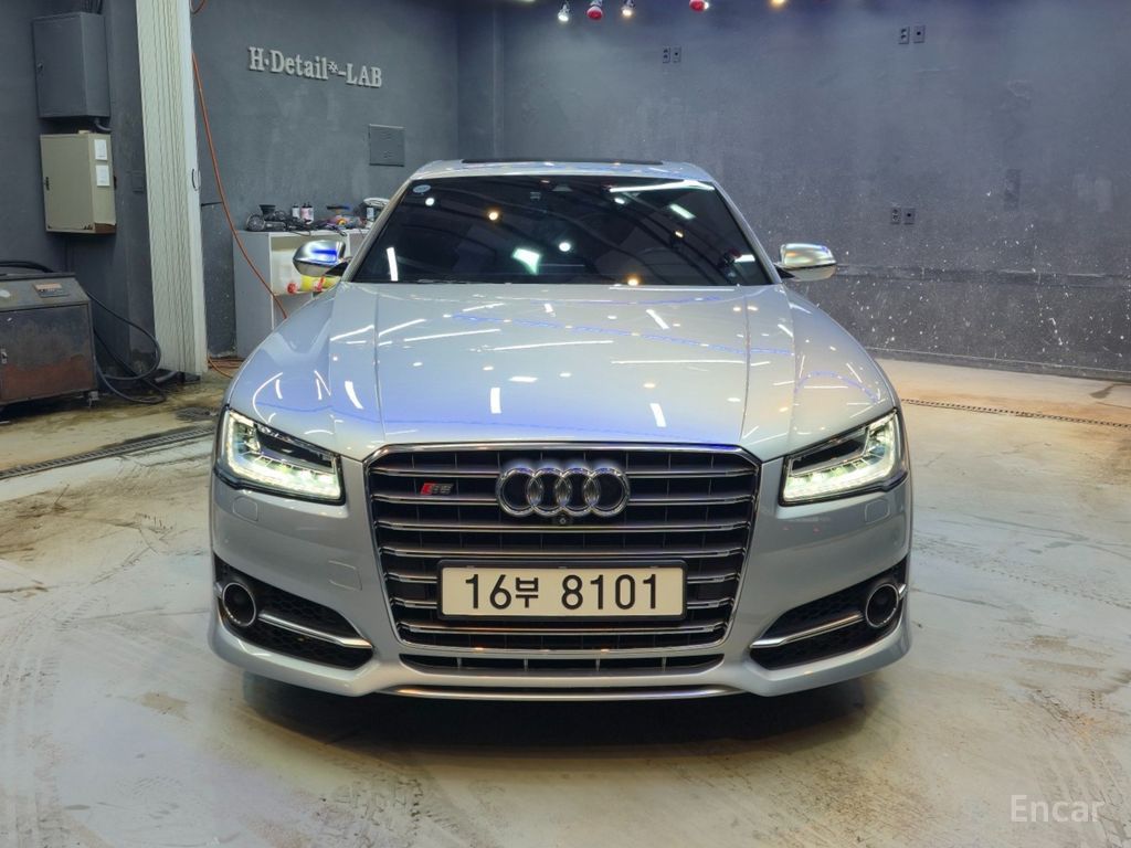 Audi S8