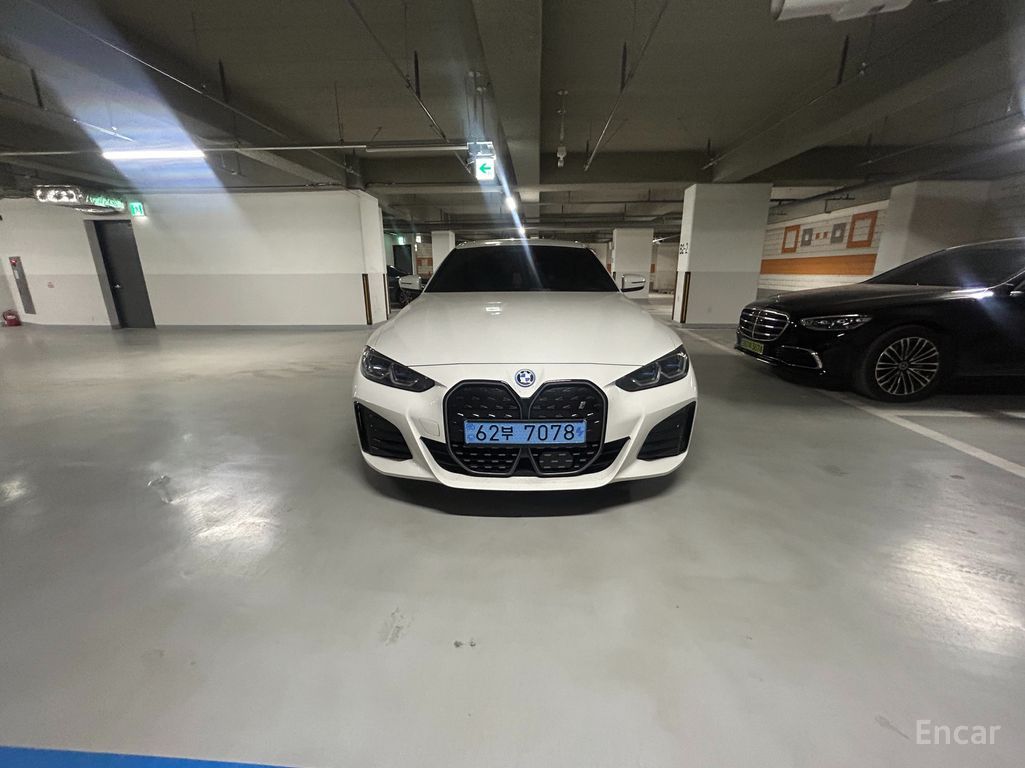 BMW i4
