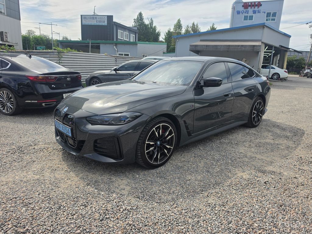 BMW i4