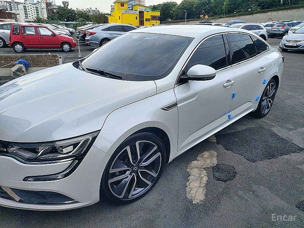Renault SM6