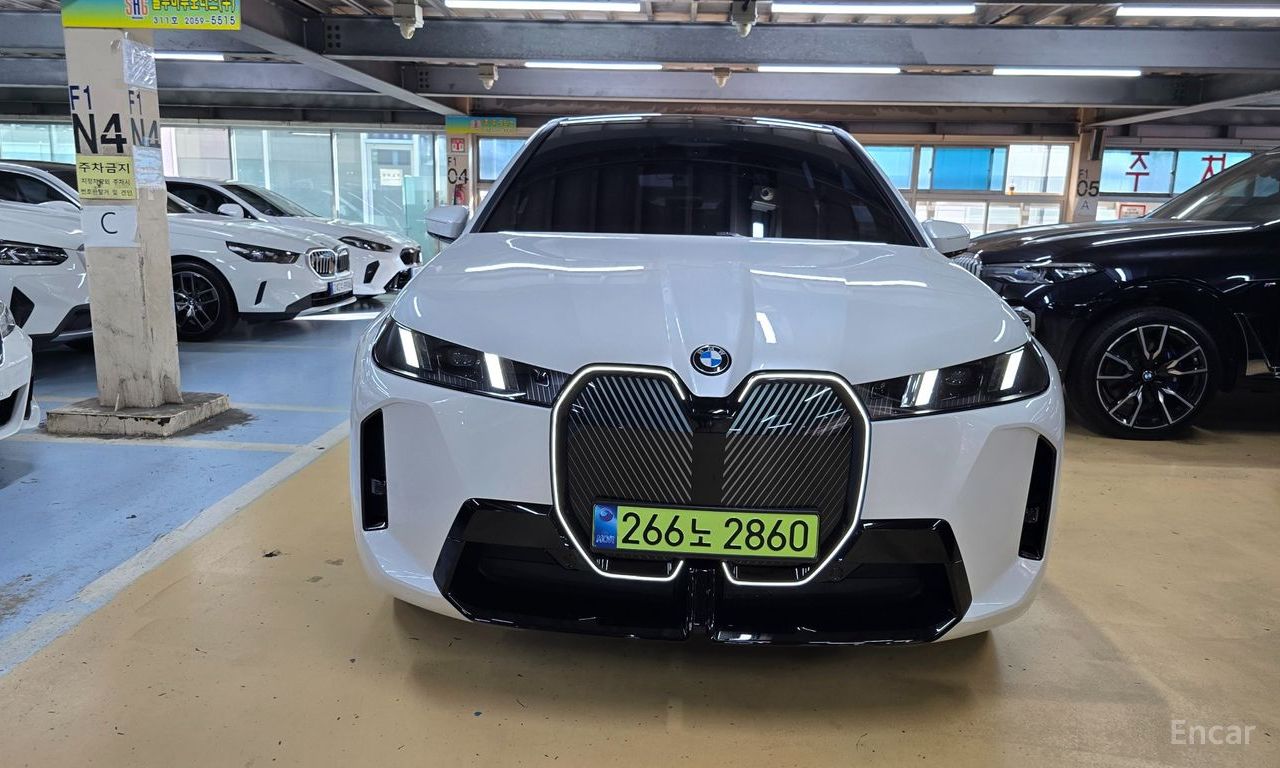 BMW iX