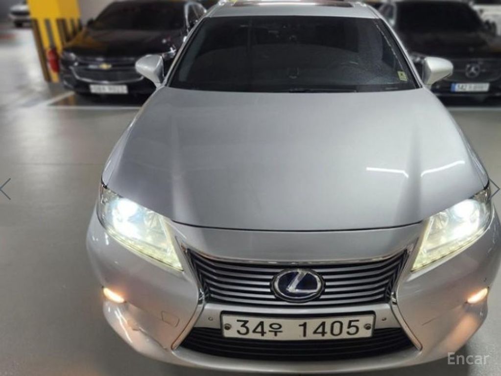 Lexus ES