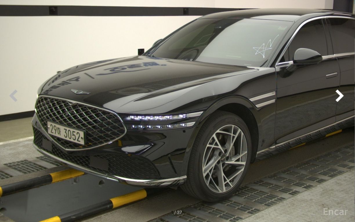 Genesis G90
