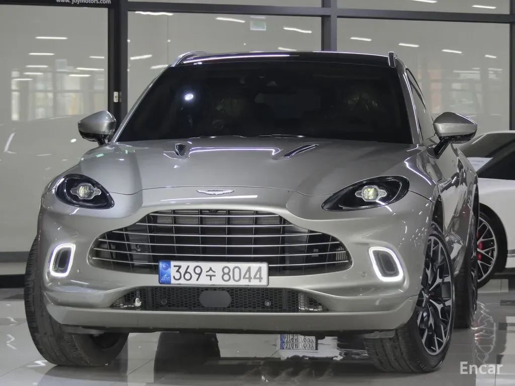 Aston Martin DBX