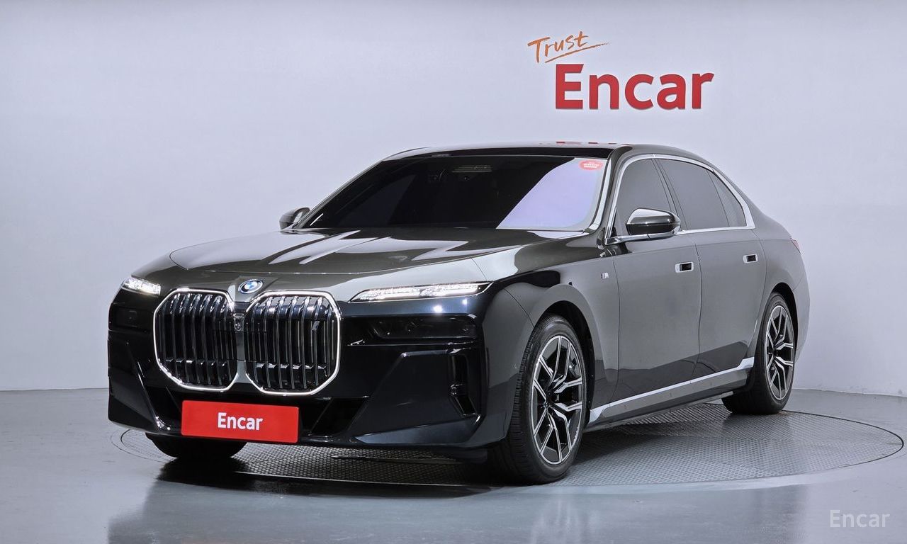 BMW i7