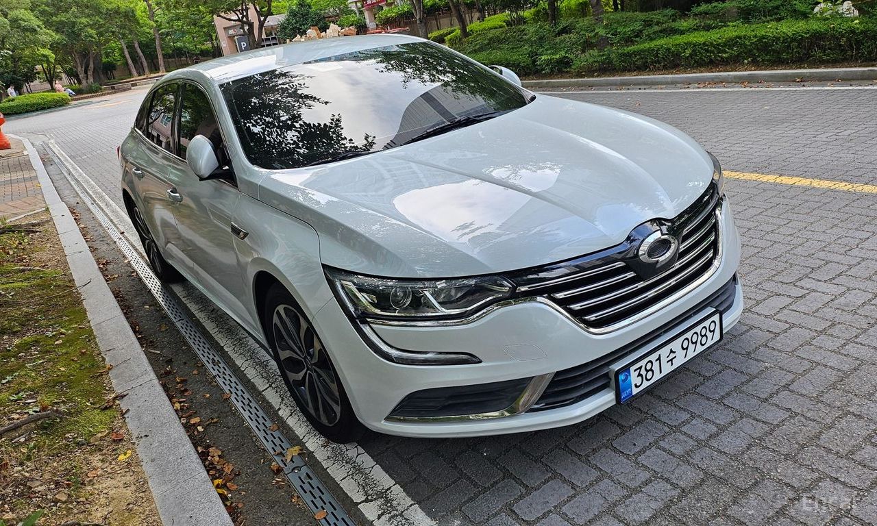 Renault SM6