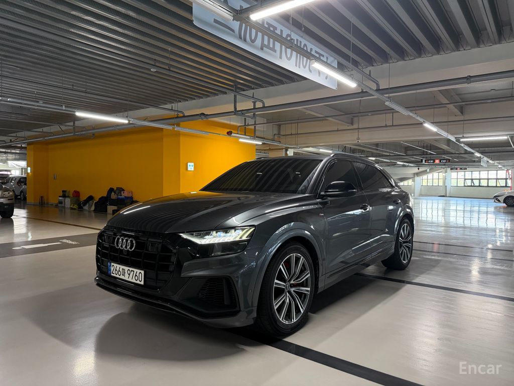 Audi Q8