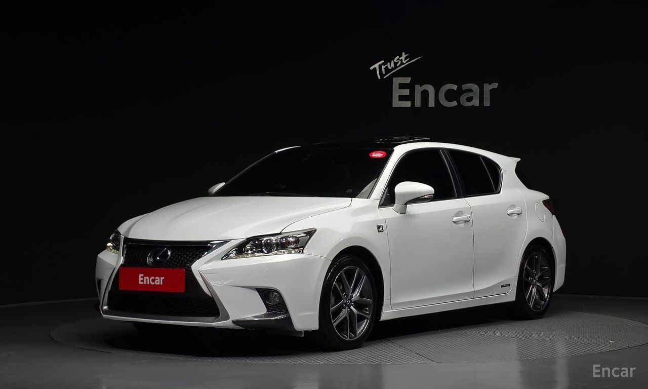 Lexus CT200h
