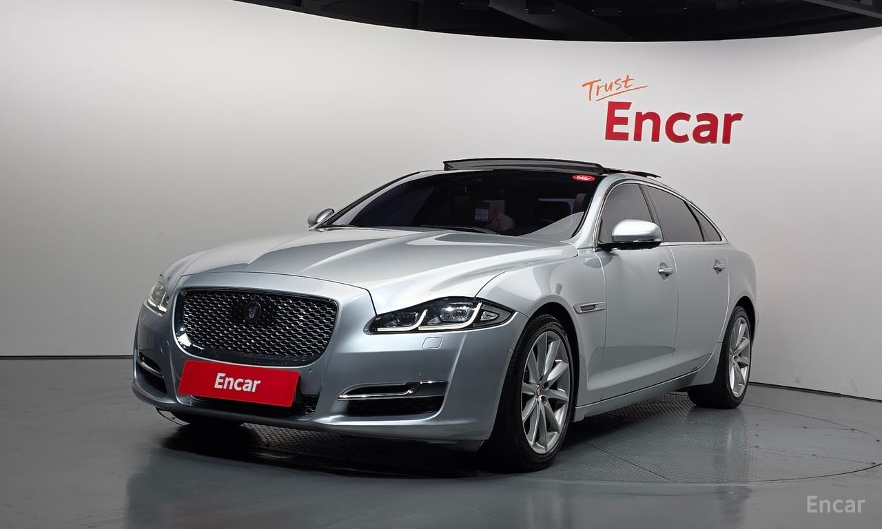 Jaguar XJ