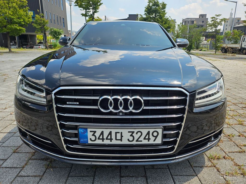 Audi A8