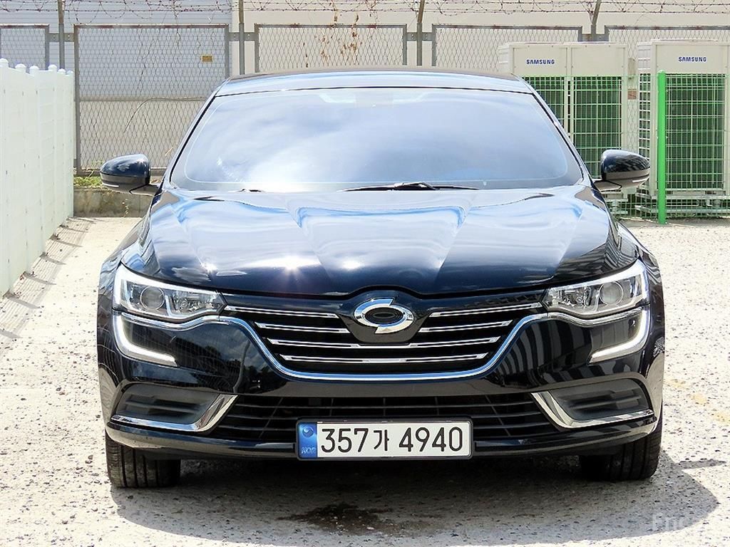 Renault SM6