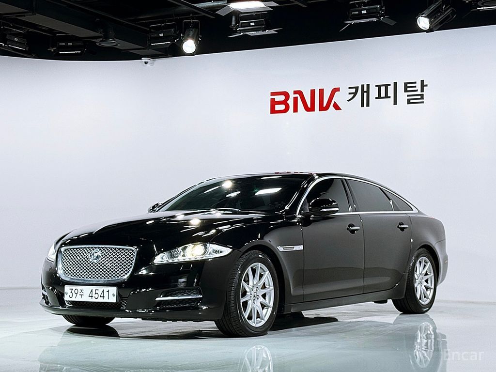 Jaguar XJ