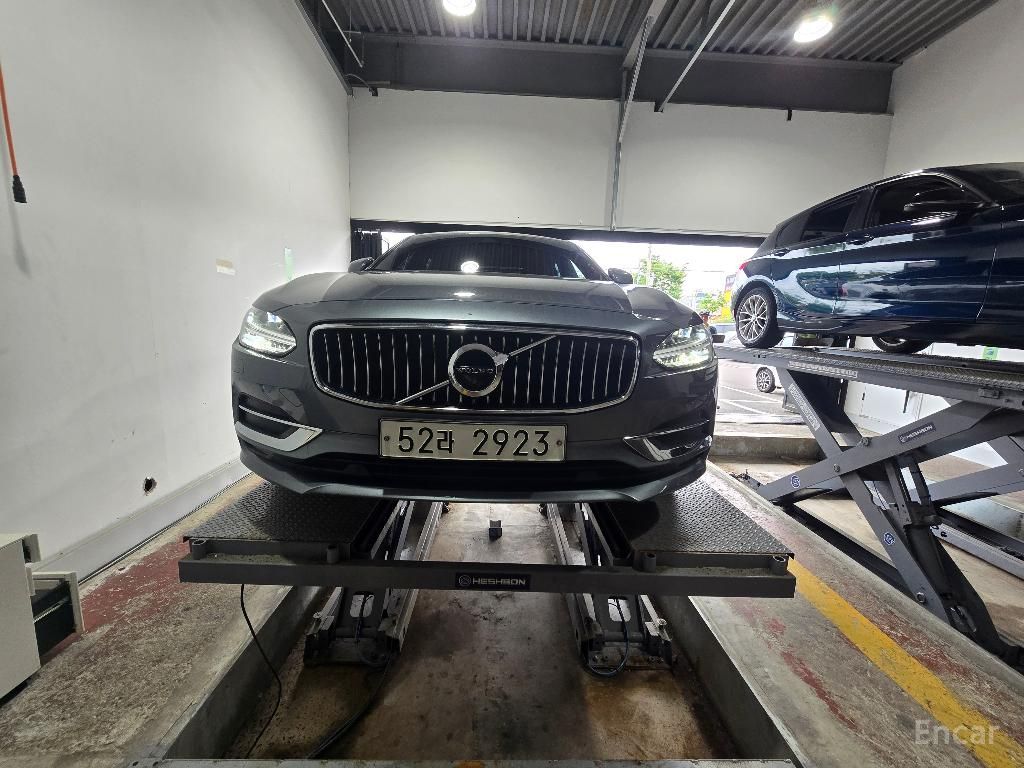 Volvo S90