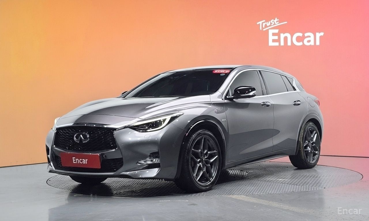 Infiniti Q30