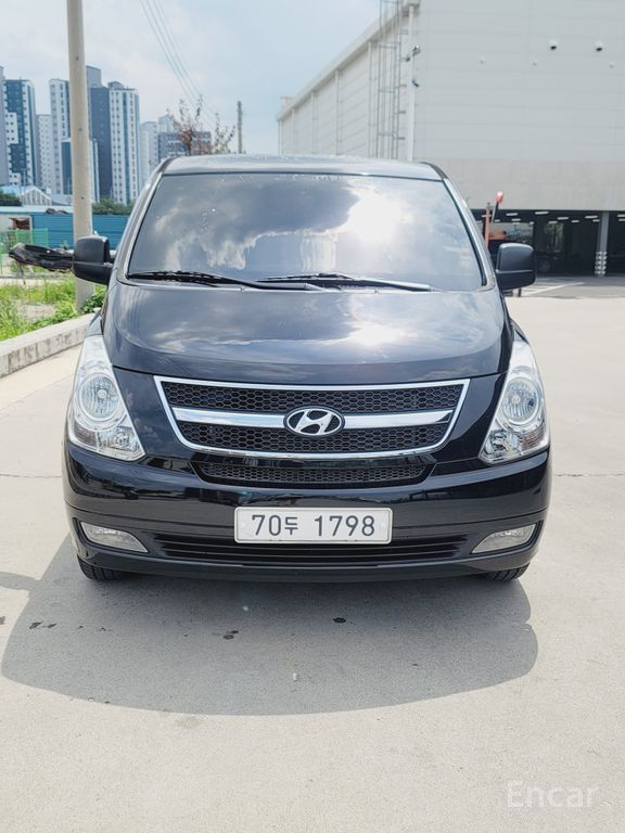 Hyundai Starex