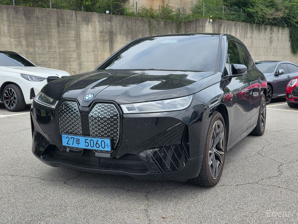 BMW iX