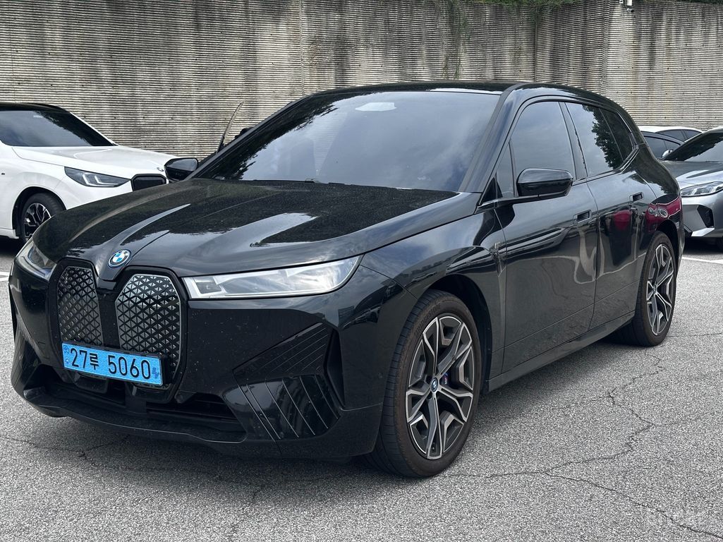 BMW iX
