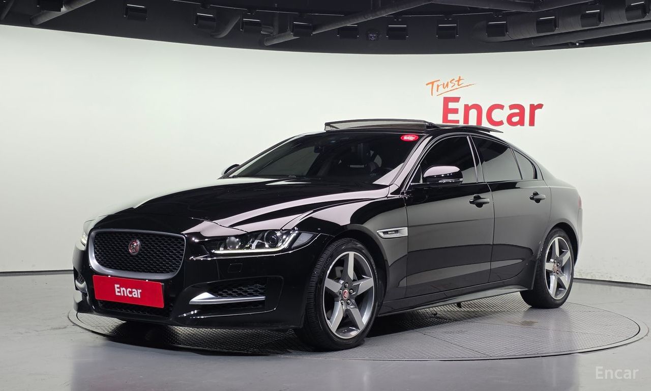 Jaguar XE