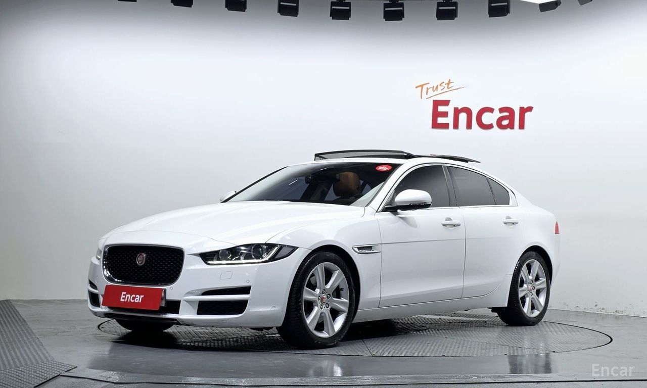 Jaguar XE