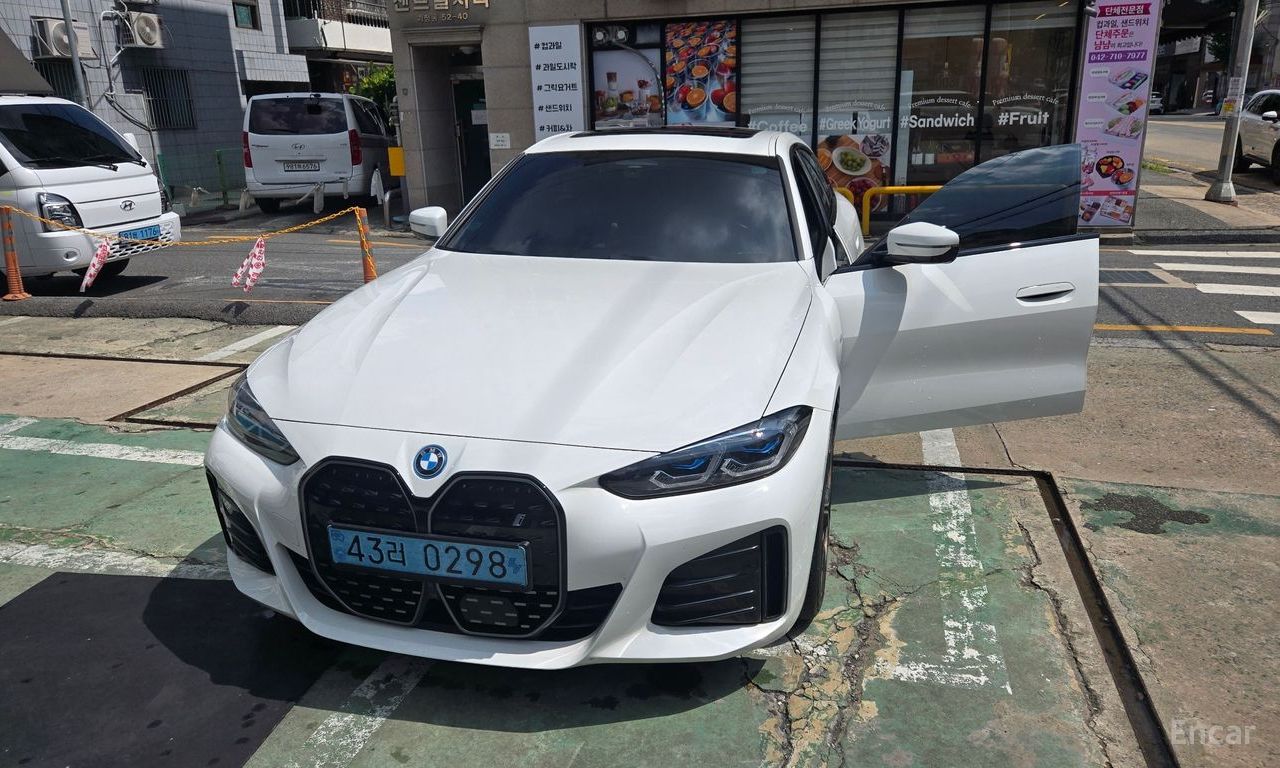 BMW i4