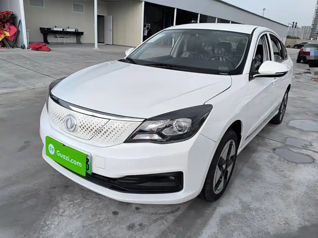 Dongfeng E70