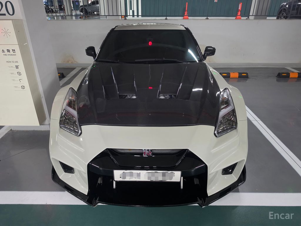 Nissan GT-R