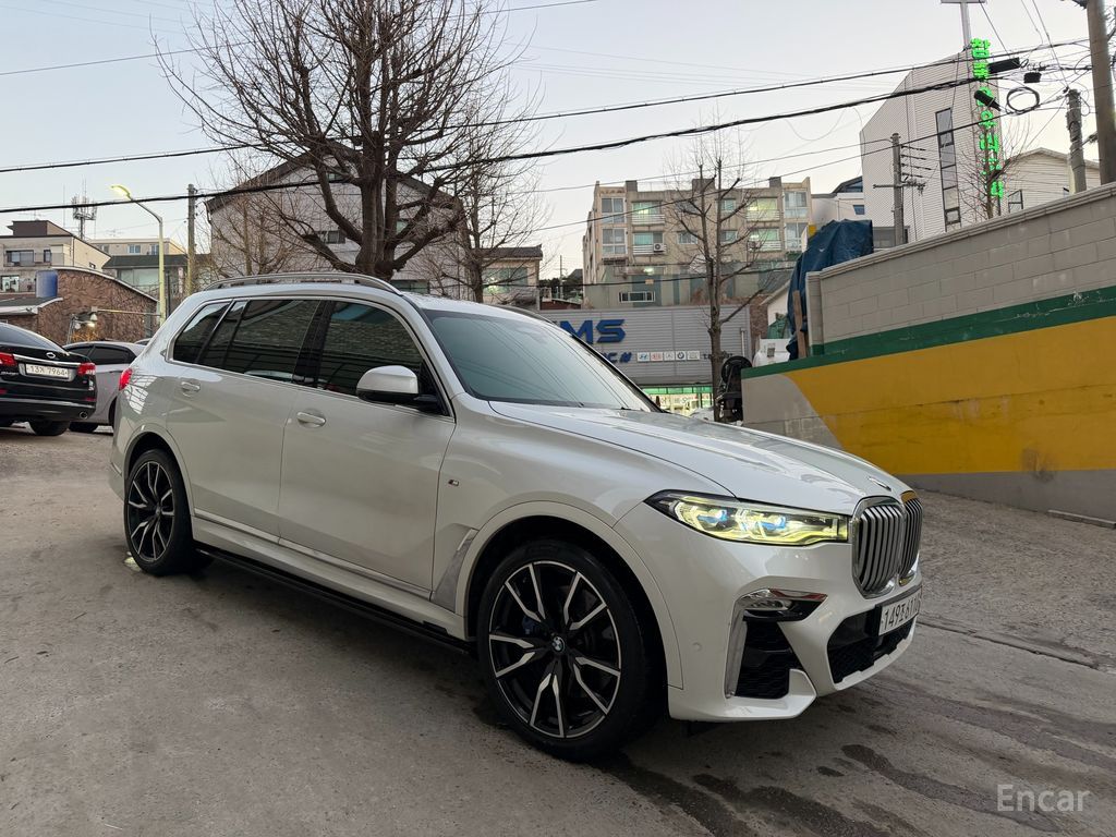 BMW X7