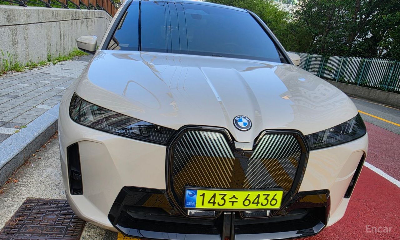 BMW iX