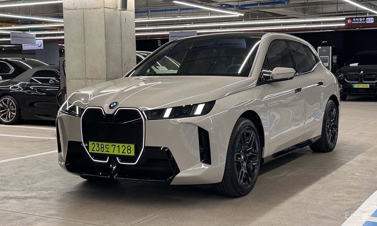 BMW iX