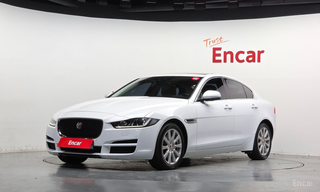 Jaguar XE