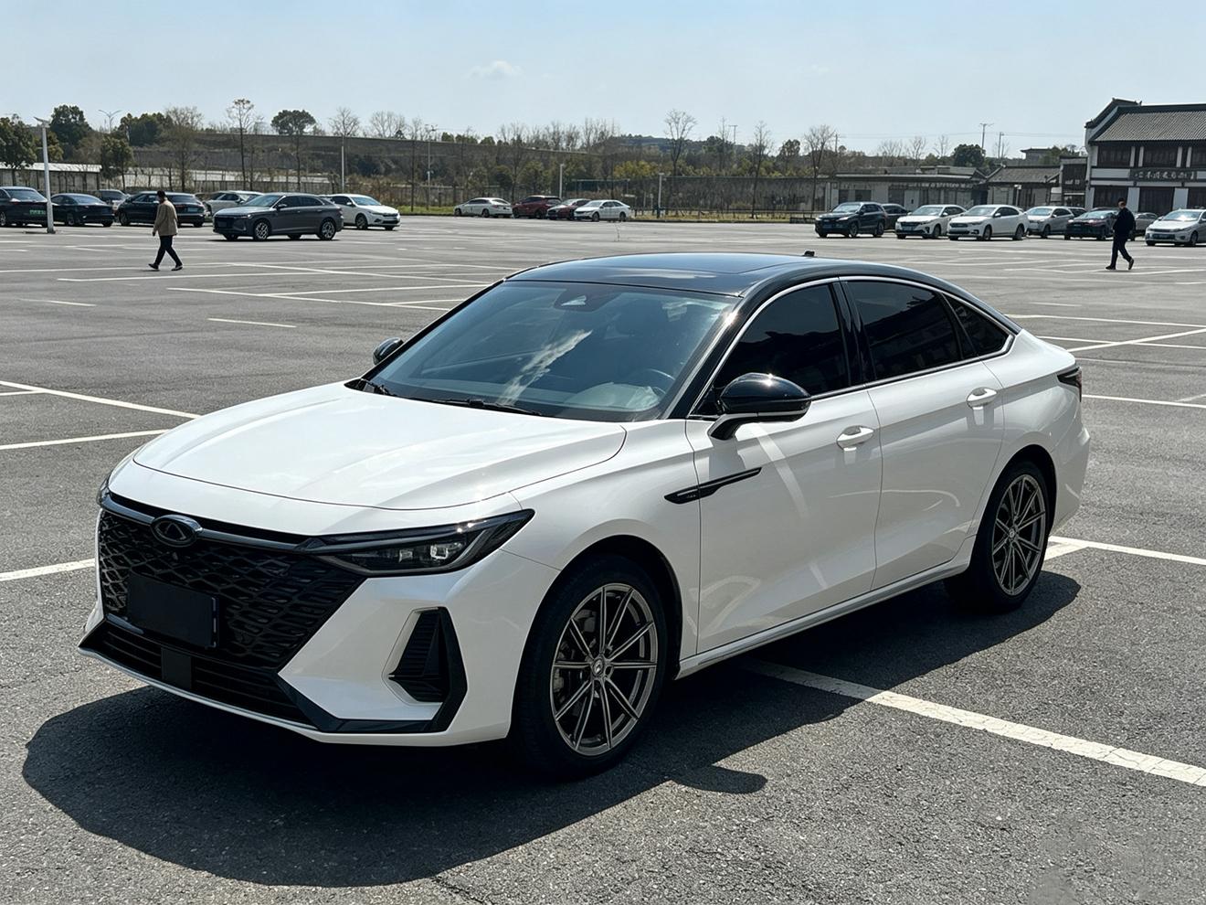 Chery Arrizo 8
