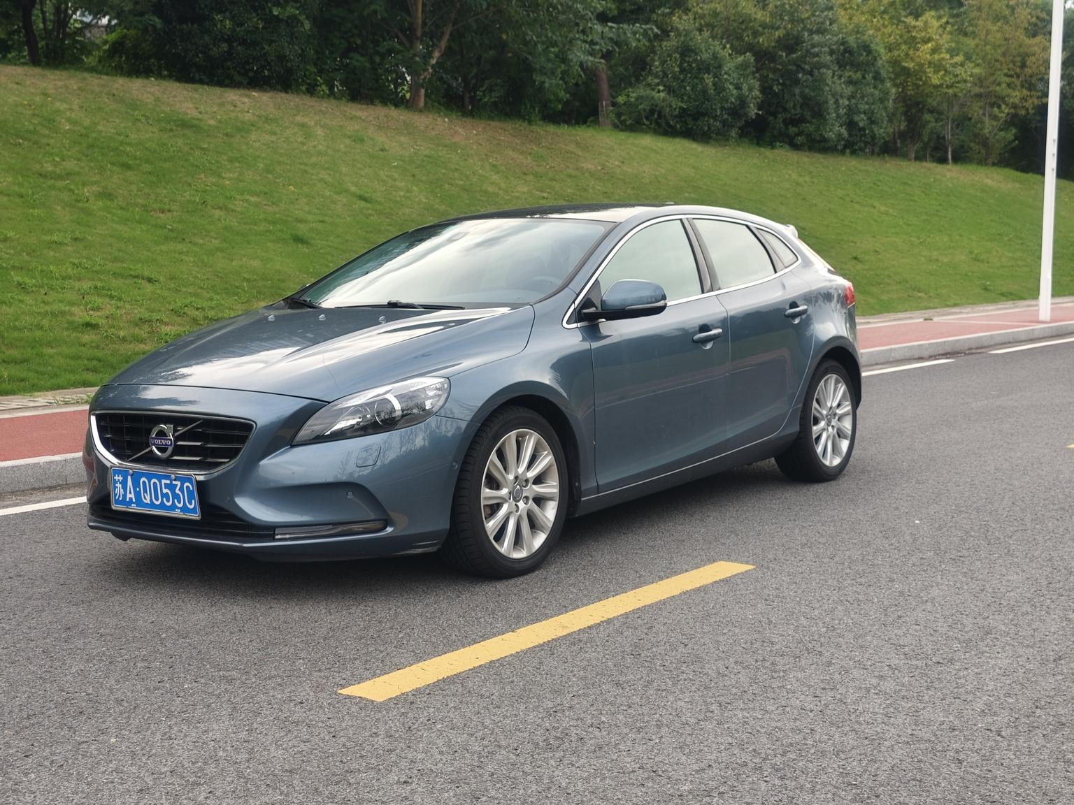 Volvo V40