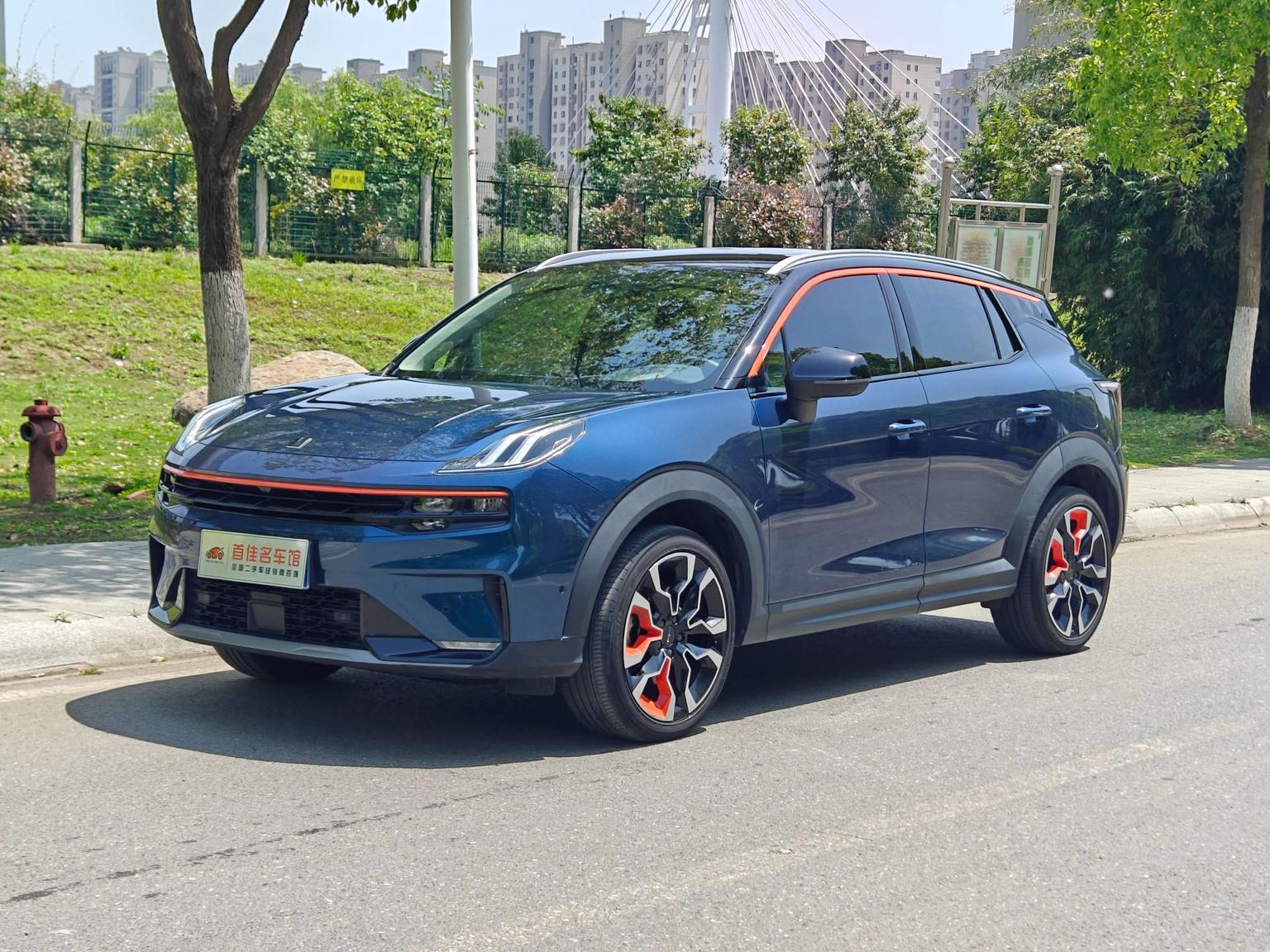 Lynk & Co 06