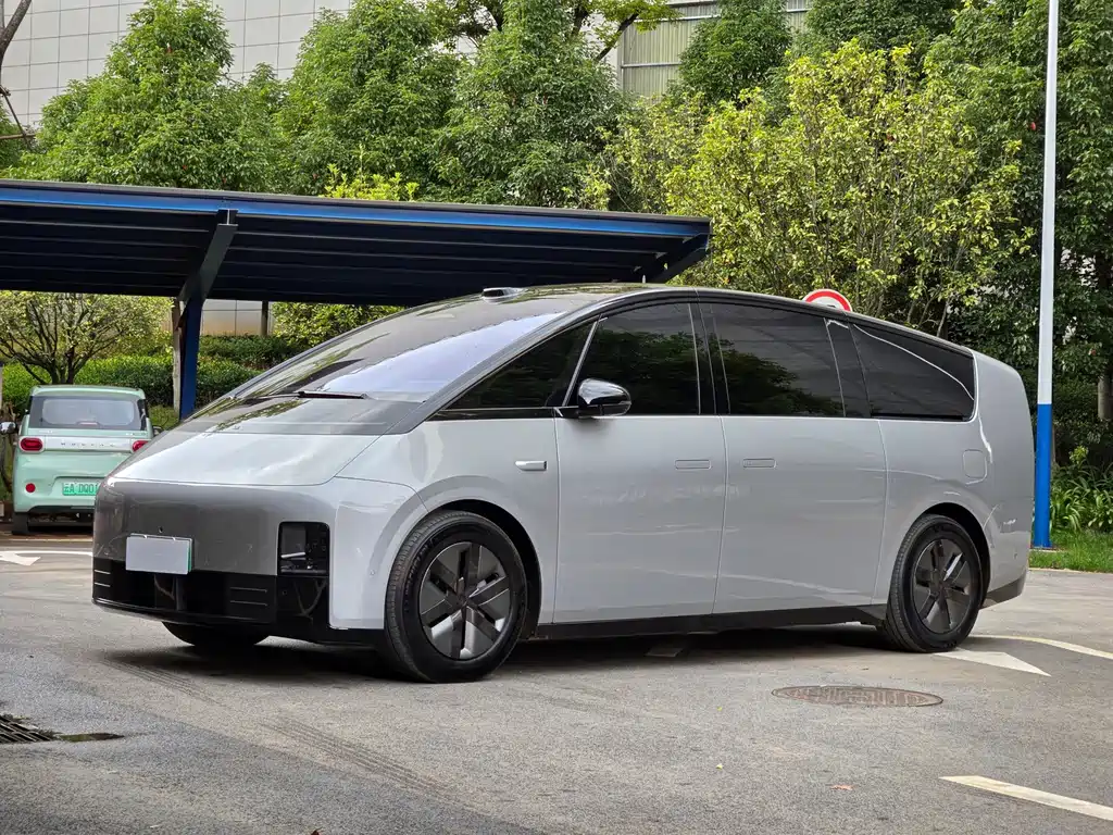Li Auto MEGA