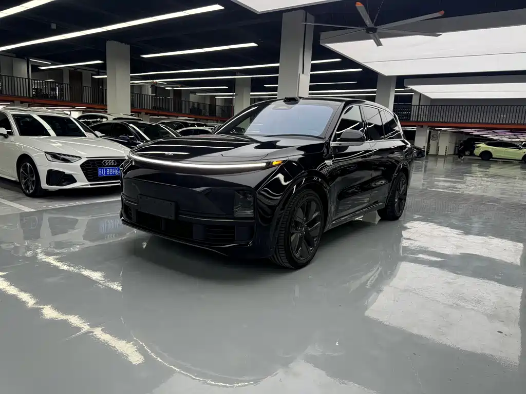 Li Auto L8