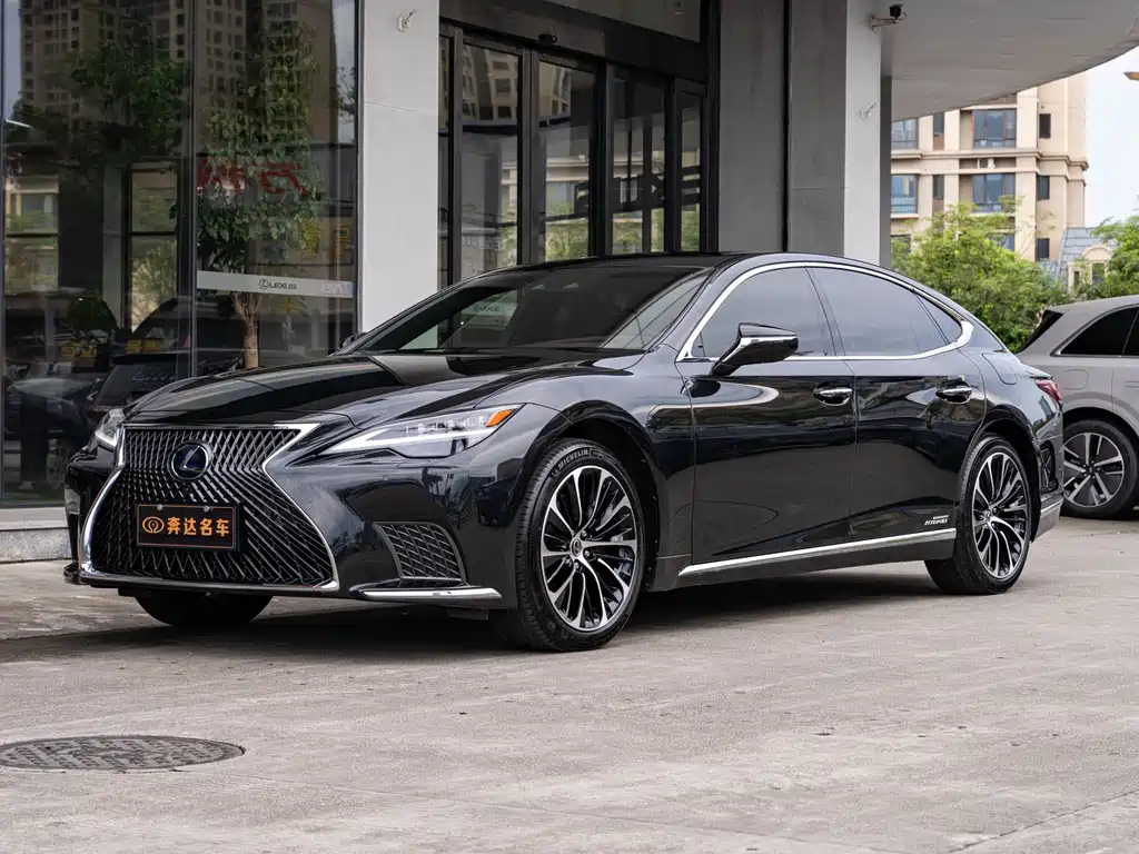 Lexus LS