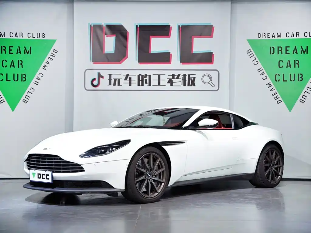 Aston Martin DB11